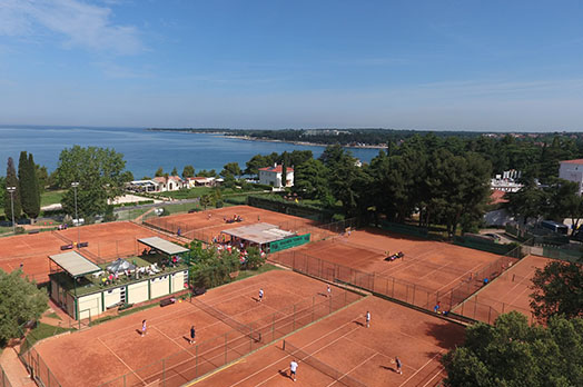 Tennisspielen in Porec